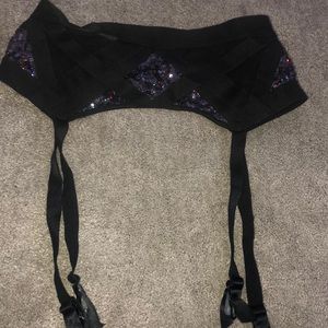 Small garter belt
